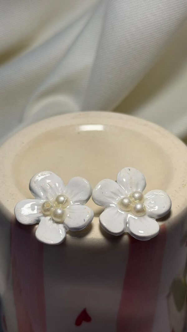 Daisy Pearls Earrings