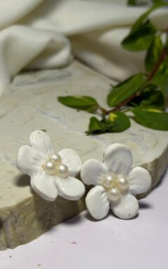 Daisy Pearls Earrings