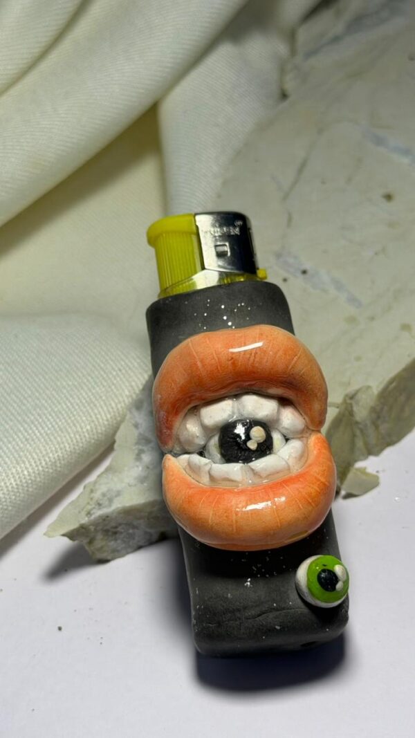 Eye Bite Gradient Lighter Sleeve