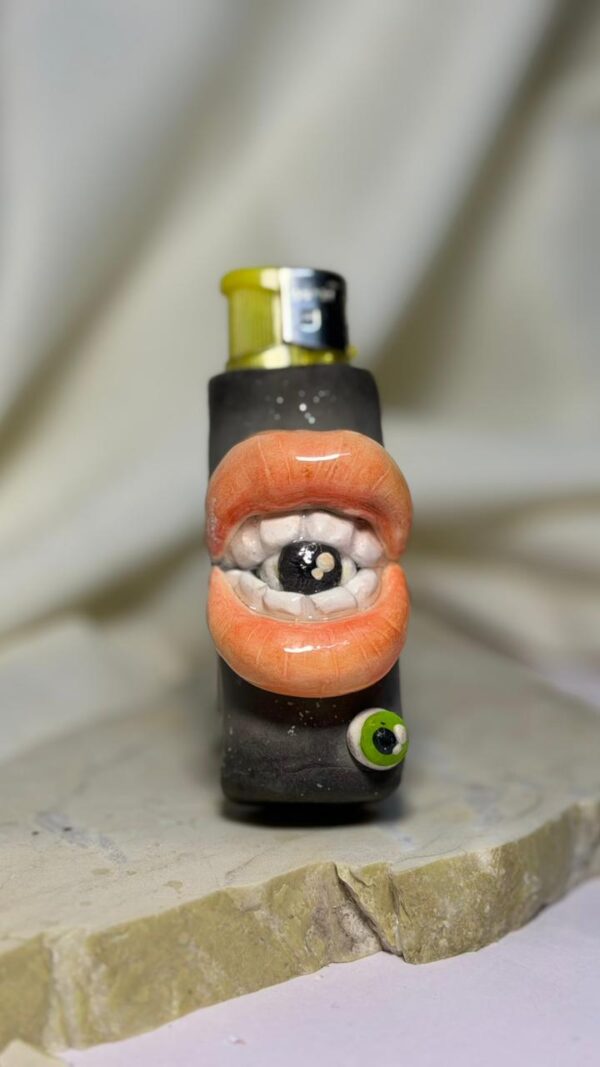 Eye Bite Gradient Lighter Sleeve