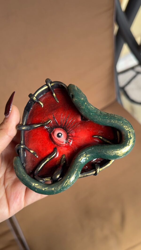 snake3 Serpent Heart Ash Tray